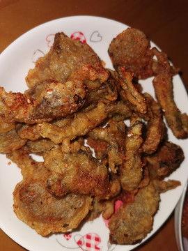 炸鲜蘑视频,家常美味轻松做